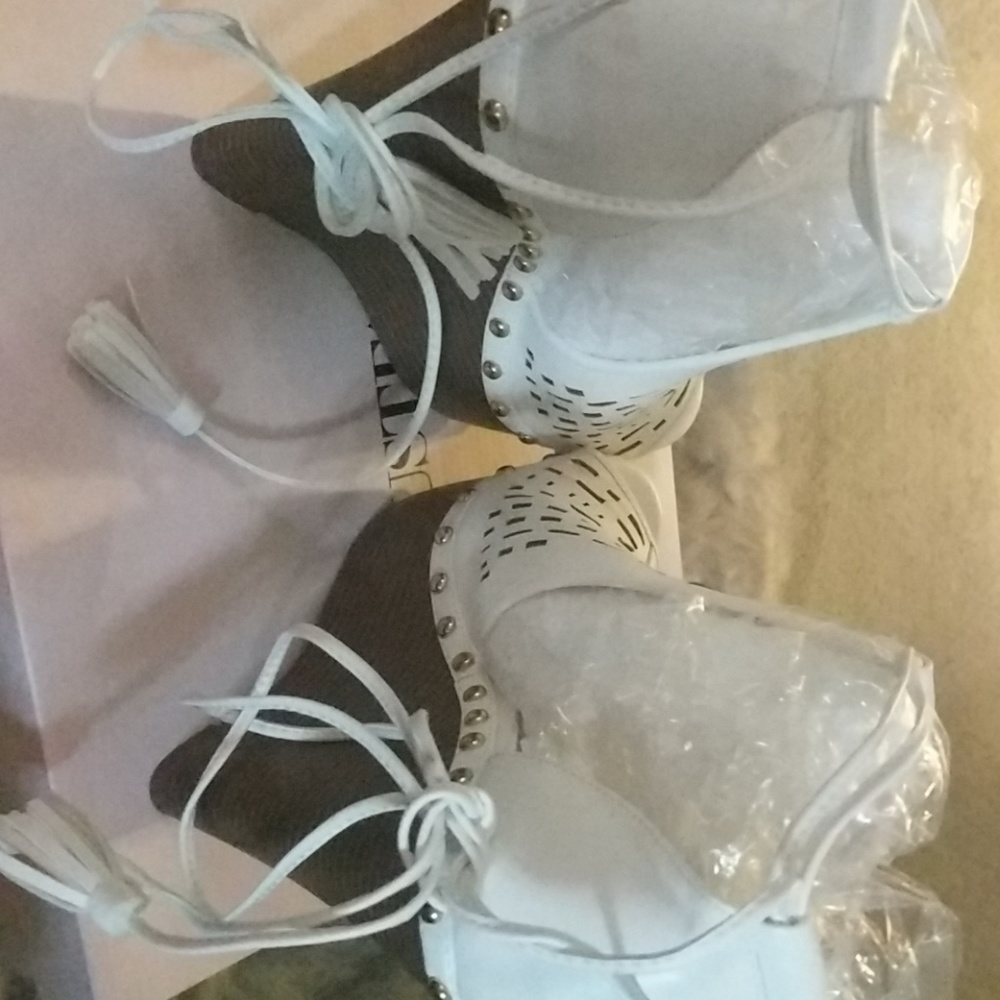 7.5 white platform shoe